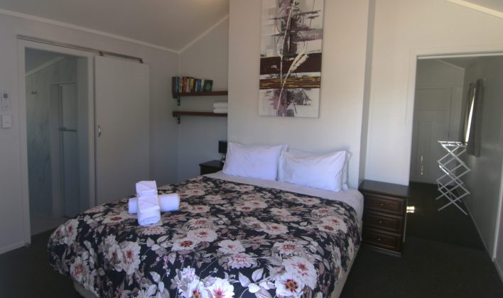 stay-02-chalets-lemontreecottage