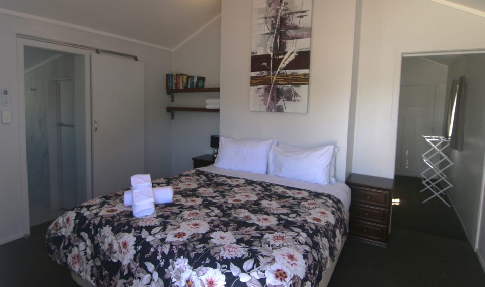 stay-02-chalets-lemontreecottage
